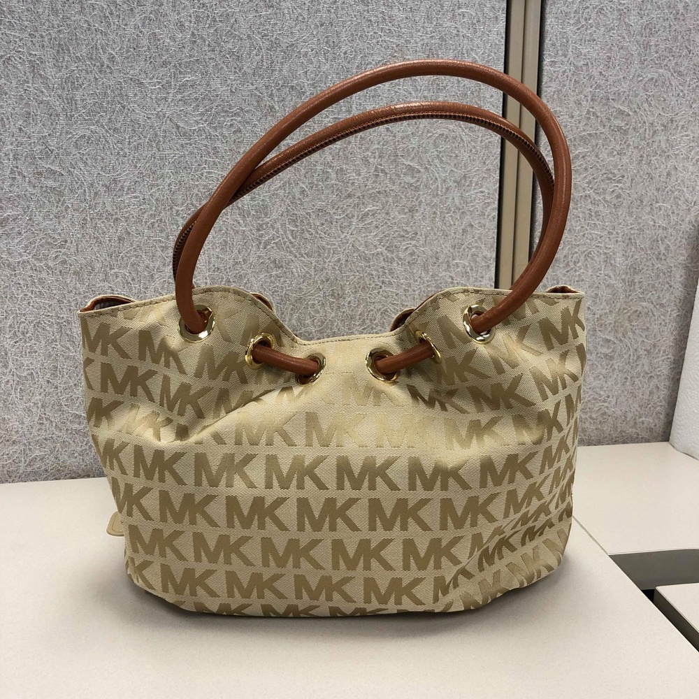 Michael Kors East West Tote Signature Jacquard - Picture 2 of 10